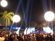 O branco duplo da cor conduzido ilumina acima balões com uso da decoração dos eventos de DMX