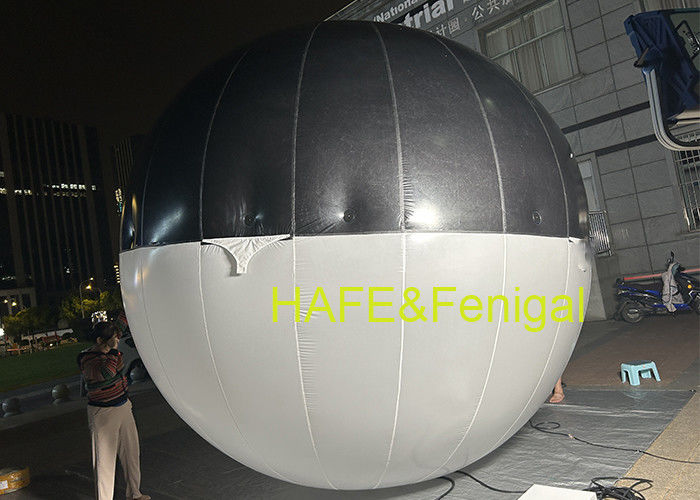 Os cineastas vão pendurar luzes de balão infláveis LED esféricos de duas cores